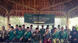 Pengurus Cabang ISNU Sumenep foto bersama usai acara Halal Bihalal, Minggu 12/5/2024 (Foto: istimewa) 