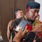 Bupati Sumenep H. Achmad Fauzi Wongsojudo (blangkon hitam) bersama Sekretaris Utama LKPP RI, Iwan Herniwan (paling kanan) usai membuka acara LKPP,  Rabu 29/5/2024