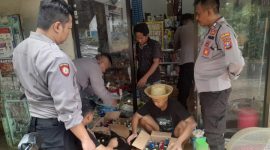 Satuan Samapta Polres Sumenep, Madura Jawa Timur, gelar razia warung penjual minuman keras di Kecamatan Talango. Rabu 12/6/2024 (Foto: istimewa) 