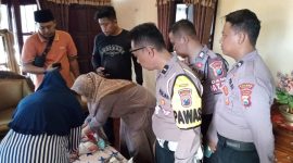 Polisi terus melakukan penyelidikan siapa ibu kandung bayi dalam plastik merah yang ditemukan di Desa Pabian Sumenep, Selasa 18/6/2024 (Foto: istimewa) 
