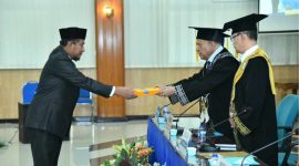 Bupati Sumenep H. Achmad Fauzi Wongsojudo resmi dapat gelar doktor dari Unmer Malang, Jumat 12/7/2024 (Foto: istimewa) 