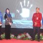 Arumi Bachsin didampingi Sekda Edy Rasiyadi dan Ketua PKC PMII Jatim Baijuri saat membuka Muspimda PMII Jatim 2024 di Pendopo Agung Keraton Sumenep, Jumat 26/7/2024 (foto: istimewa) 
