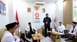 PKS serahkan surat rekomendasi kepada Dr. H. Fauzi Wongsojudo dan KH. Imam Hasyim sebagai Bacabup dan Bacawabup Sumenep 2024, Senin 5/8/2024 (foto: ist) 