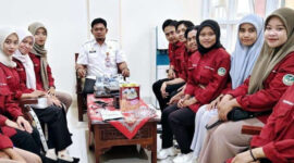 Sekretaris DPRD Sumenep, Yanuar Yudha Bachtiar saat menerima kedatangan mahasiswa magang dari Uniba Madura, Rabu 22/1/2025 (Foto: humas DPRD Sumenep) 