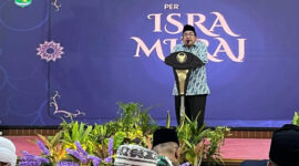 Wakil Bupati Sumenep, KH. Imam Hasyim (Sang Kiai) sambutan perdana di acara peringatan Isra Mikraj di Pendopo Agung Keraton Sumenep, Rabu 26/2/2025 (Foto: nolesa.com)