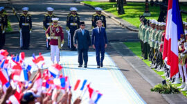 Presiden Prabowo menyambut kedatangan Presiden Macron di Istana Merdeka, Jakarta, Rabu, 28/5/2025 (dok.IP) 