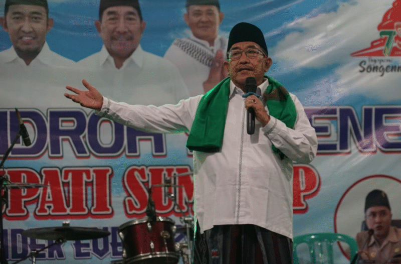 Wakil Bupati Sumenep KH. Imam Hasyim secara resmi membuka Festival Hadrah, Selasa malam, 10/6/2025 (foto: ist) 