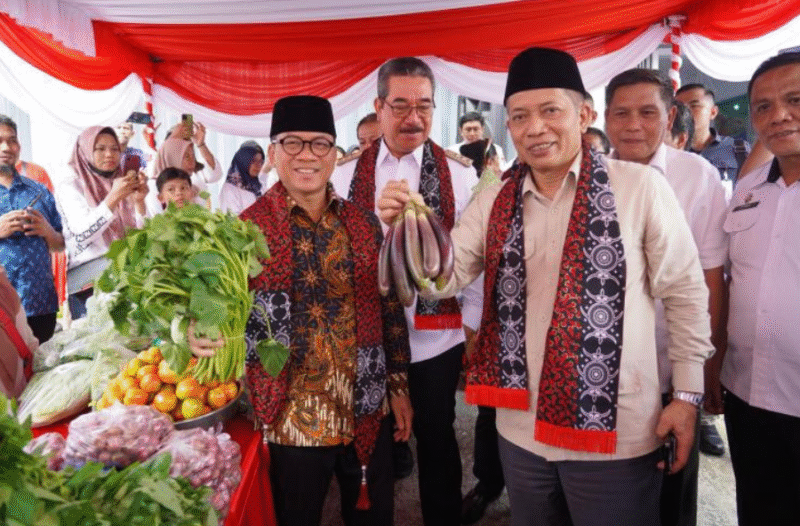 Wamen Koperasi Ferry Juliantono saat menghadiri Dialog Percepatan Pembentukan Koperasi Desa/Kelurahan Merah Putih Provinsi Maluku di Kota Ambon, Rabu 18/6/2025 (foto: IP) 