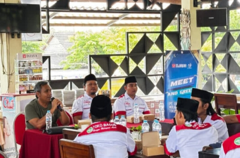 PT Empat Sekawan Mulia (ESM) saat menggelar meet and greet bersama salah satu mitra bisnisnya, Toko Bagus, di Hotel New Ramayana, Pamekasan, Sabtu, 14/6/2025 (foto: ist) 