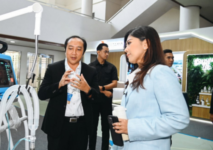 Menteri Komunikasi dan Digital (Menkomdigi) Meutya Hafid saat hadir pada kegiatan Konvensi Sains, Teknologi, dan Industri (KSTI) 2025 di Sasana Budaya Ganesa, Institut Teknologi Bandung, Bandung, Kamis, 7/8/2025 (foto: IST) 