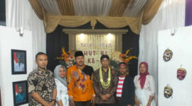 Stand UMKM Desa Bilangan dikunjungi Kepala Dinas PMD, Camat Batang-Batang, dan Kapolsek Batang-Batang (foto: IST) 