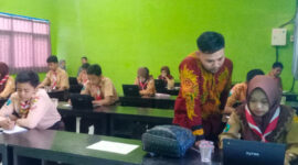 Setelah Diusulkan PPPK Paruh Waktu oleh Bupati Fauzi, Miki Tak Mikir Honor (foto: IST) 