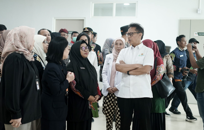 Menteri Kesehatan (Menkes) Republik Indonesia, Budi Gunadi Sadikin, melakukan kunjungan kerja ke Rumah Sakit Baghraf Health Care (BHC) Sumenep, Kamis, 28/8/2025 (foto: IST) 