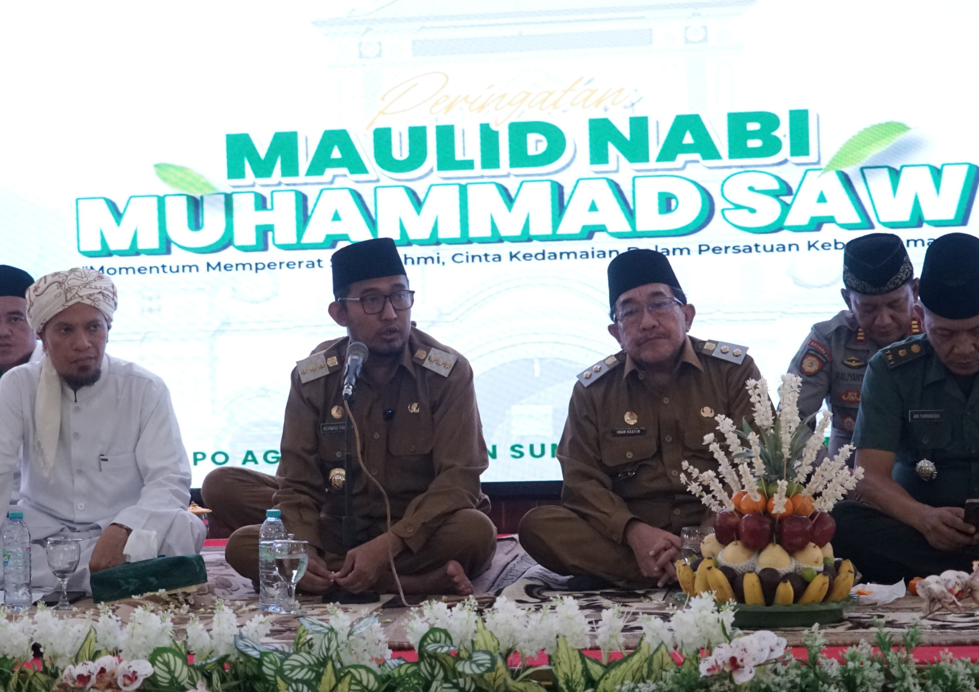 Pemerintah Kabupaten (Pemkab) Sumenep menggelar Peringatan Maulid Nabi Muhammad SAW 1447 H secara khidmat di Pendopo Agung Keraton, Senin, 15/9/2025 (foto: Ist)