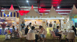Stan Arinna Cafe & Resto serta Arinna Hidayah Bakery di area Madura Culture Festival 2025 terlihat ramai pengunjung (foto: IST) 