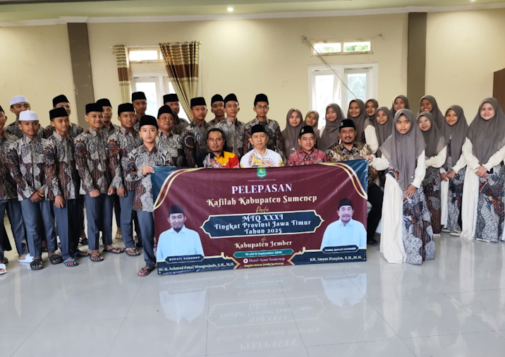 Sebelum berangkat mengkuti MTQ XXXI Jawa Timur di Jember, kafilah Sumenep melakukan sesi foto bersama, Kamis, 11/9/2025 (foto: Ist) 