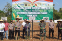 Wakil Bupati Sumenep, KH. Imam Hasyim menghadiri acara gerakan tanam jagung serentak di Kecamatan Lenteng, Rabu, 8/10/2025 (foto: ist)