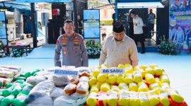 Presiden Republik Indonesia, Prabowo Subianto, saat memimpin pemusnahan barang bukti narkoba sebanyak 214,84 ton yang nilainya setara dengan Rp29,37 triliun di Lapangan Bhayangkara, Markas Besar Kepolisian Negara Republik Indonesia (Mabes Polri), Jakarta, Rabu, 29/10/2025 (foto: ist/IP) 