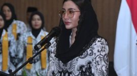 Anggota DPR RI Fraksi PDI Perjuangan, Novita Hardini saat dikukuhkan sebagai Bunda Guru PGRI Kabupaten Trenggalek di Pendopo Manggala Praja Nugraha setempat, Rabu 29/10/2025 (foto: istimewa) 