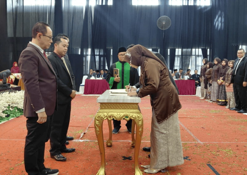 Unija Madura kukuhkan 285 perawat dan bidan, Rabu, 3/12/2025 (Foto: Ist)