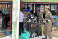 Kegiatan pemberantasan rokok ilegal di Sumenep (Foto: Ist)