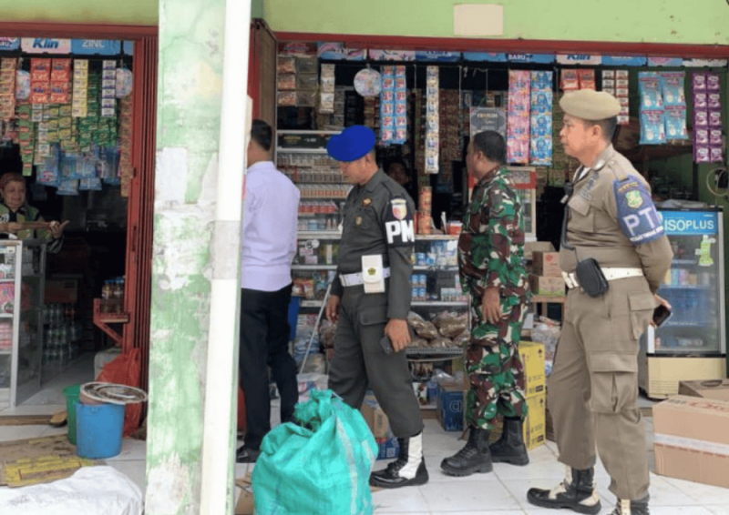 Kegiatan pemberantasan rokok ilegal di Sumenep (Foto: Ist)
