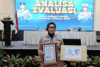 Satlantas Polres Sumenep meraih Penghargaan Prestasi Kinerja Terbaik I Polres Tipe B untuk kategori Penurunan Angka Kecelakaan Lalu Lintas Triwulan III Tahun 2025, Selasa, 16/12/2025 (Foto: Ist)