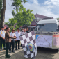 Bupati Lukman meluncurkan bus sekolah gratis, Kamis, 15/1/2026 (Foto: Ist)