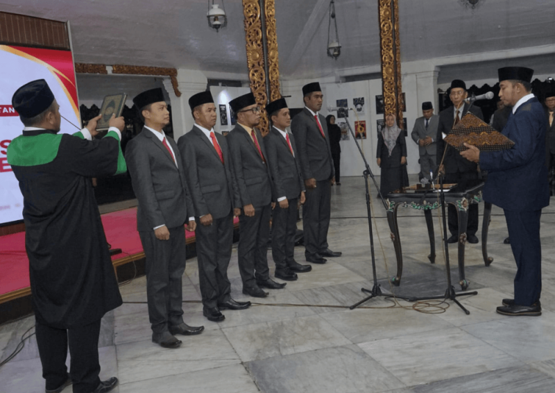 Bupati Sumenep lantik Komisioner KI periode 2025-2029 (foto: Ist) 