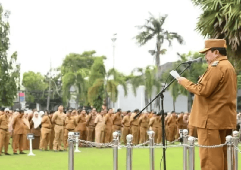 Wakil Bupati Sumenep, KH Imam Hasyim memimpin Apel Gabungan (Foto: Ist)