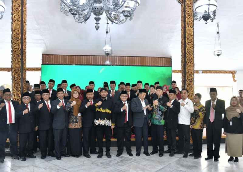 Kukuhkan Pengurus Dekopinda Baru, Bupati Fauzi Dorong Transformasi Digital (Foto: Ist)