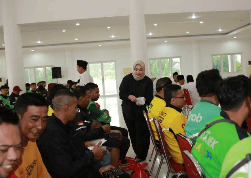 Jelang Idulfitri 1447 H, Said Abdullah Berbagi dengan Ojol di Sumenep (Foto: Ist)