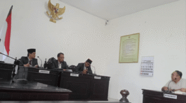 KI Sumenep gelar sidang lanjutan sengketa informasi CSR migas dan APBDes Banbaru, Senin, 13/4/2026 (Foto: Istimewa)