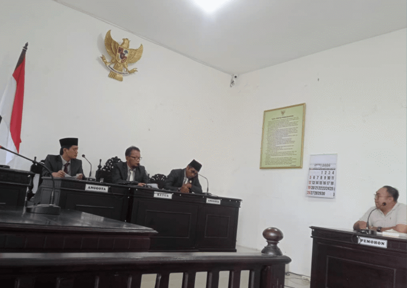 KI Sumenep gelar sidang lanjutan sengketa informasi CSR migas dan APBDes Banbaru, Senin, 13/4/2026 (Foto: Istimewa)