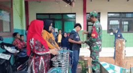 Babinsa Koramil Dasuk Kawal Distribusi MBG, Rabu, 22/4/2026 (Foto: Istimewa)