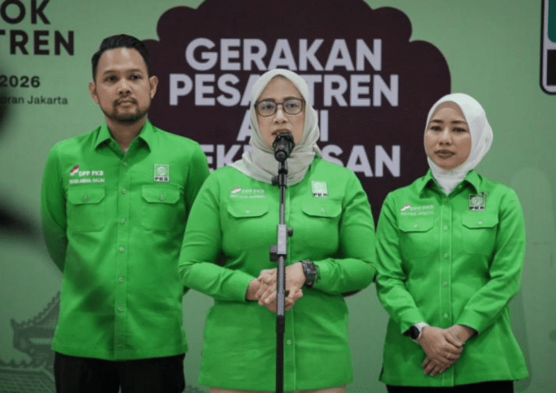 Ketua Panitia Temu Nasional Pondok Pesantren, Nihayatul Wafiroh (tengah) dalam konferensi pers pra-Temu Nasional Pondok Pesantren di Kantor DPP PKB, Jalan Raden Saleh No. 9, Jakarta Pusat, Jumat, 15/5/2026 (Foto: Istimewa)