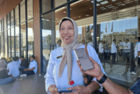 Direktur RSUD dr. H. Moh. Anwar Sumenep, dr. Erliyati, M.Kes, usai menghadiri pelantikan DPD KNPI Kabupaten Sumenep periode 2026–2029 di Hotel Myze (Foto: NOLESA.COM)