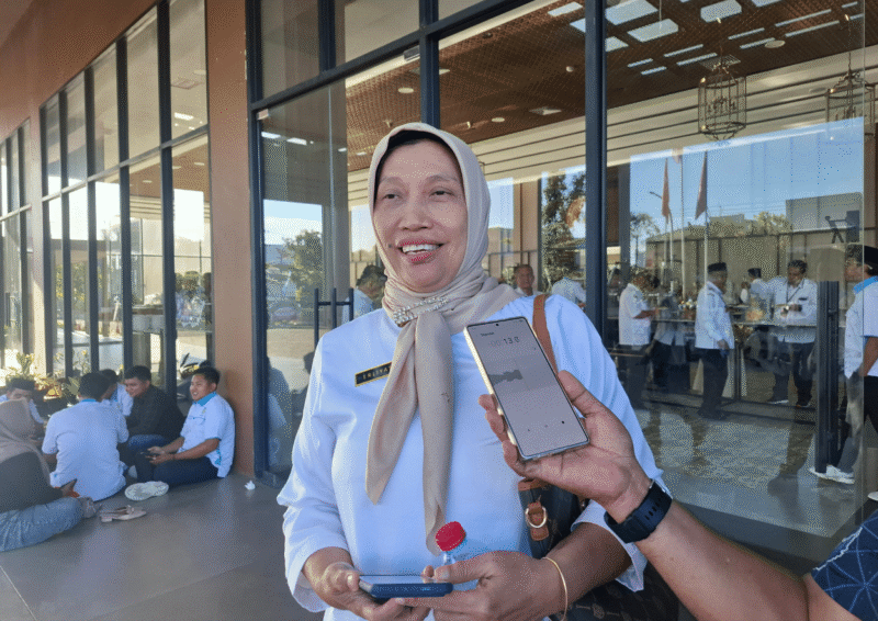 Direktur RSUD dr. H. Moh. Anwar Sumenep, dr. Erliyati, M.Kes, usai menghadiri pelantikan DPD KNPI Kabupaten Sumenep periode 2026–2029 di Hotel Myze (Foto: NOLESA.COM)