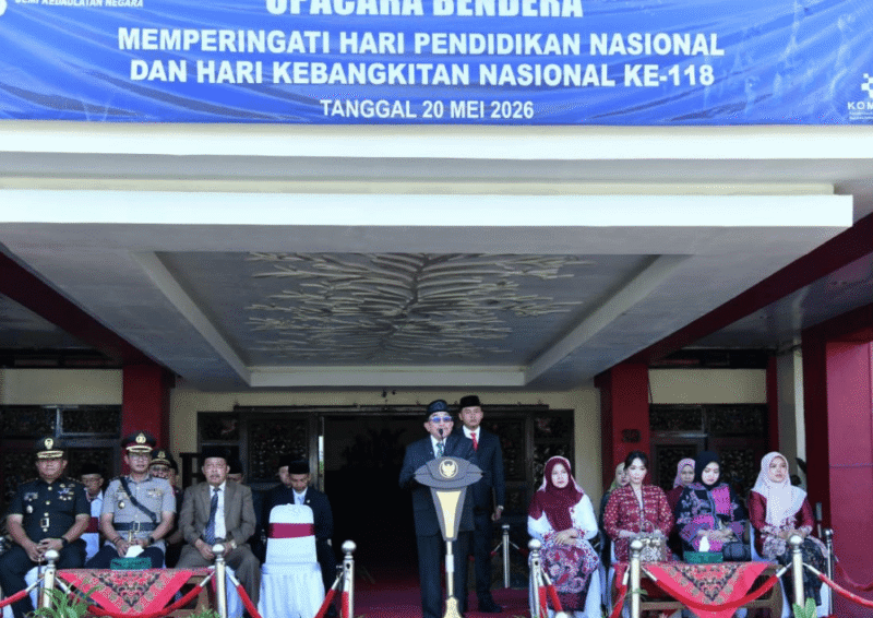 Wakil Bupati Sumenep KH Imam Hasyim pimpin upacara Hardiknas dan Harkitnas ke-118 (Foto: Istimewa)