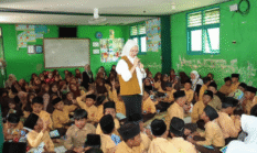 Rustini Muhaimin Terus Kampanyekan Gerakan Literasi, Kali ini di MI YAPPI Balong