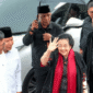 Ketua DPD PDIP Jatim, MH Said Abdullah mendampingi Megawati Soekarnoputri
berziarah di Makam Bung Karno, Minggu, 14/6/2026 (Foto: Istimewa)