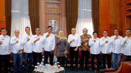 Jajaran pengurus JMSI Jatim bersilaturahmi dengan Gubernur Khofifah Indar Parawansa (Foto: Istimewa)