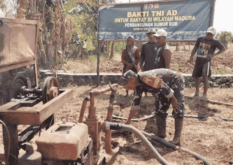 TNI AD Tembus Pulau Raas, Sumur Bor Jadi Harapan Baru Warga Karang Nangka (Foto: Istimewa)