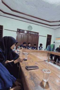 KKN Kolaborasi UIN Saizu Gandeng Karang Taruna Siapkan Lomba Agustusan di Desa Bejiruyung