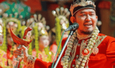 Bupati Sumenep Wajibkan Tamu Luar Daerah Diberi Hadiah Keris