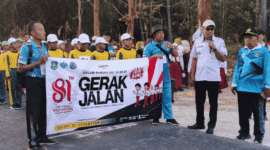 Camat Gapura, Kamiluddin melepas lomba gerak jalan antar pelajar, Rabu, 19/8/2026 (Foto: Istimewa)