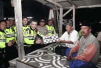 Kapolresta Sumenep Turun Langsung Patroli, Sambangi Pos Kamling dan Rumah Warga (Foto: Istimewa)