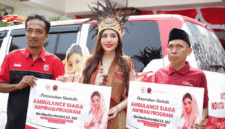 Kado HUT ke-81 RI, Novita Hardini Hadiahkan Dua Ambulans Gratis untuk Warga Trenggalek (Foto: Istimewa)