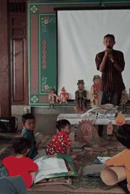 Menghidupkan Prajurit Keraton di Jemari Generasi Alpha