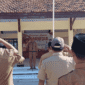 Camat Gayam Mohammad Yuniyanto memimpin Apel Pagi (for NOLESA.COM)
